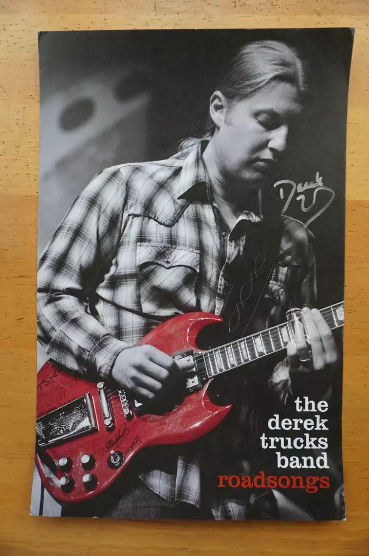 Sold Out Posters The Derek Trucks Band - 93XRT AUTOGRAPHED By Trucks Poster Gig Posters 4 Sold Out Posters The Derek Trucks Band - 93XRT AUTOGRAPHED By Trucks Poster Gig Posters